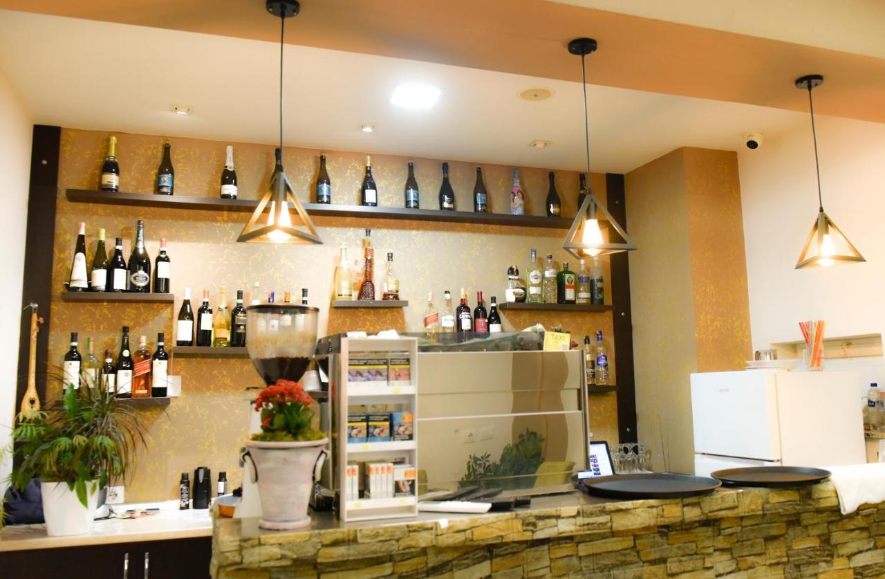 Hotel Vila Dedej Durrës Zewnętrze zdjęcie